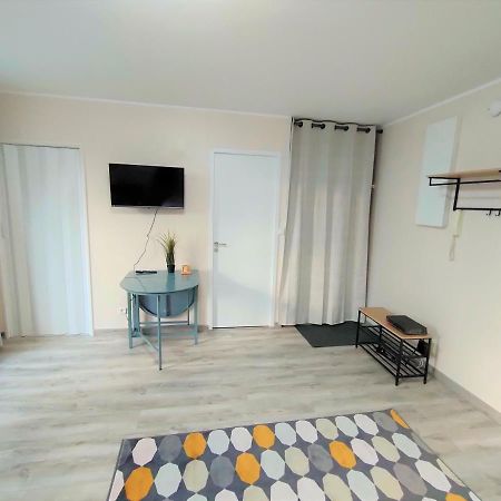 Lovely Flat Nearby Paris Fully Redone With Free Parking On Premises And Balcony クリシー エクステリア 写真