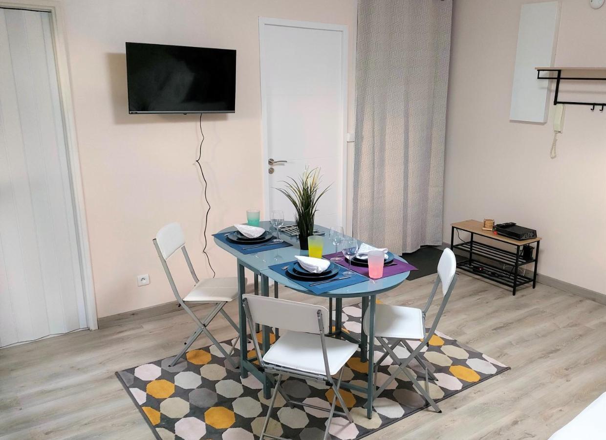 Lovely Flat Nearby Paris Fully Redone With Free Parking On Premises And Balcony クリシー エクステリア 写真