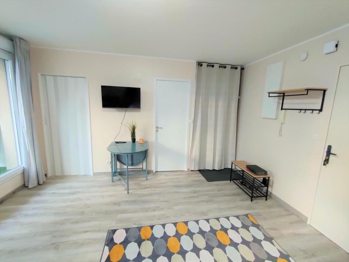 Lovely Flat Nearby Paris Fully Redone With Free Parking On Premises And Balcony クリシー エクステリア 写真