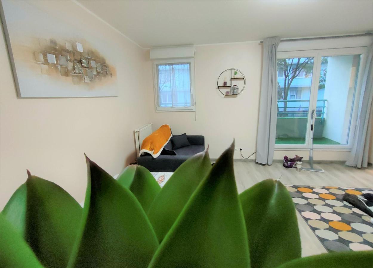 Lovely Flat Nearby Paris Fully Redone With Free Parking On Premises And Balcony クリシー エクステリア 写真